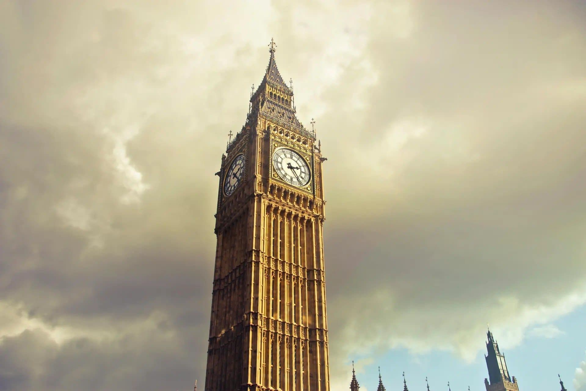 Gambling Commission adverts for CEO at c. £190,000 with clear delivery remit